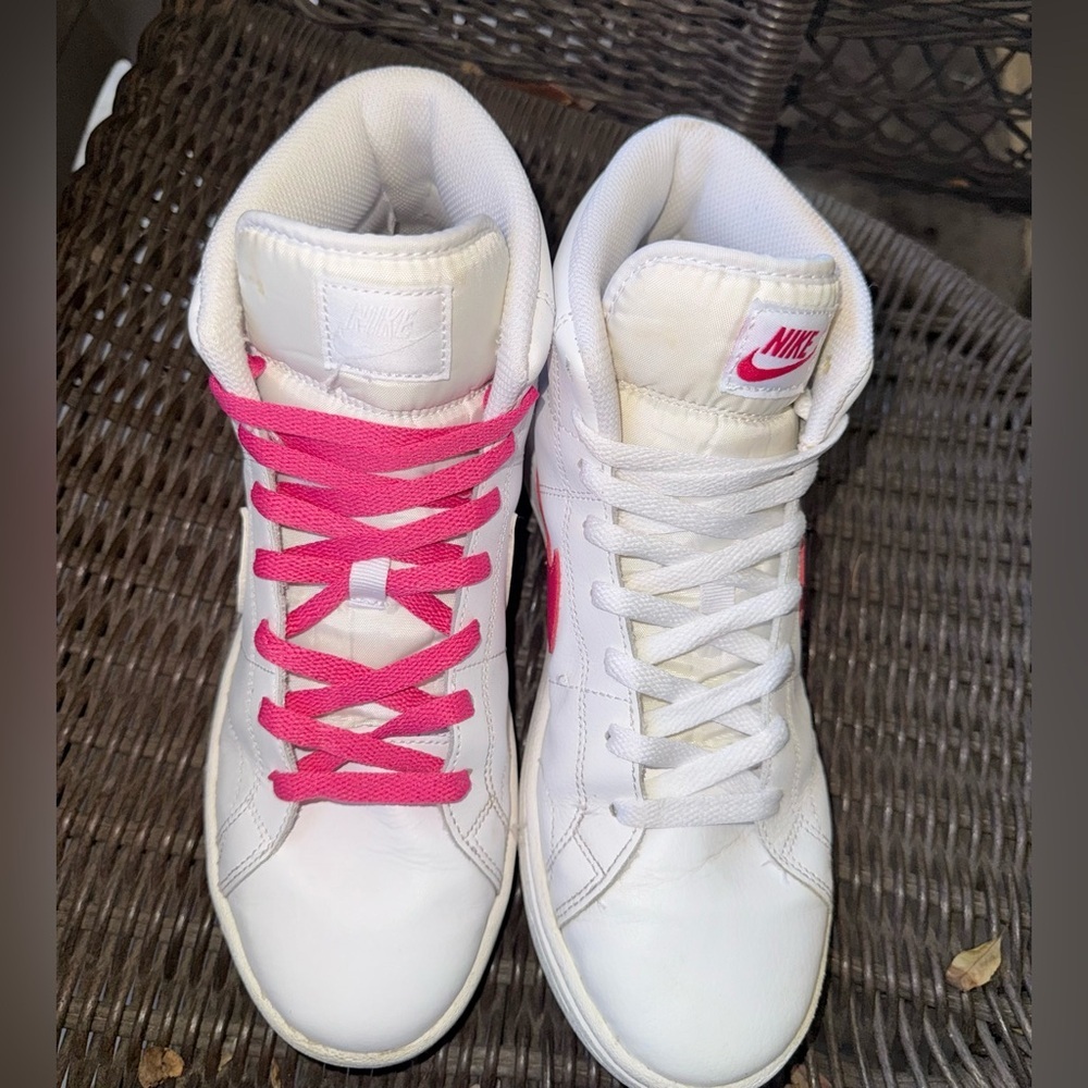 Nike Women's Court Royale 2 Mid sneakers in white with a fuchsia-colored swoosh